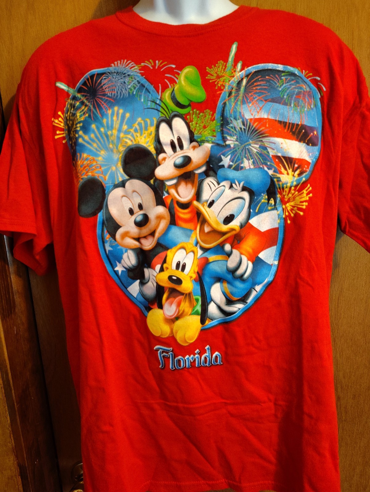 Disney Florida Mickey Goofy Donald Pluto Fireworks Souvenir Red T Shirt size L