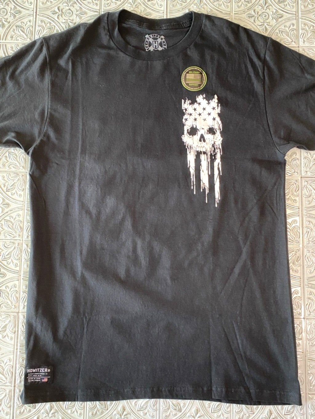Howitzer Patriot MFG Flag Defend Skull Graphic T-Shirt Mens Medium NWT Black
