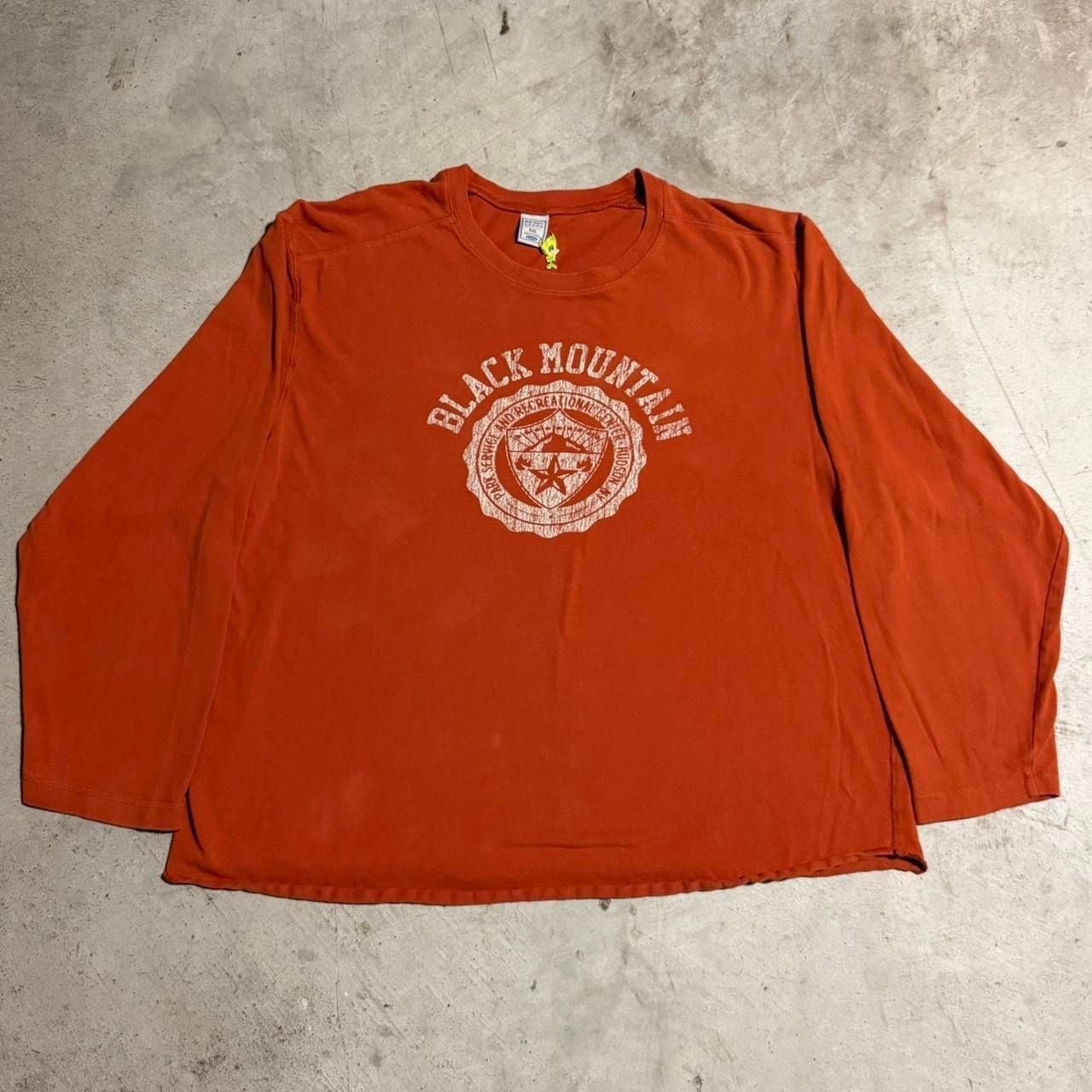 Old Navy Black Mountain Park Service and Recreational Center Long Sleeve Tee