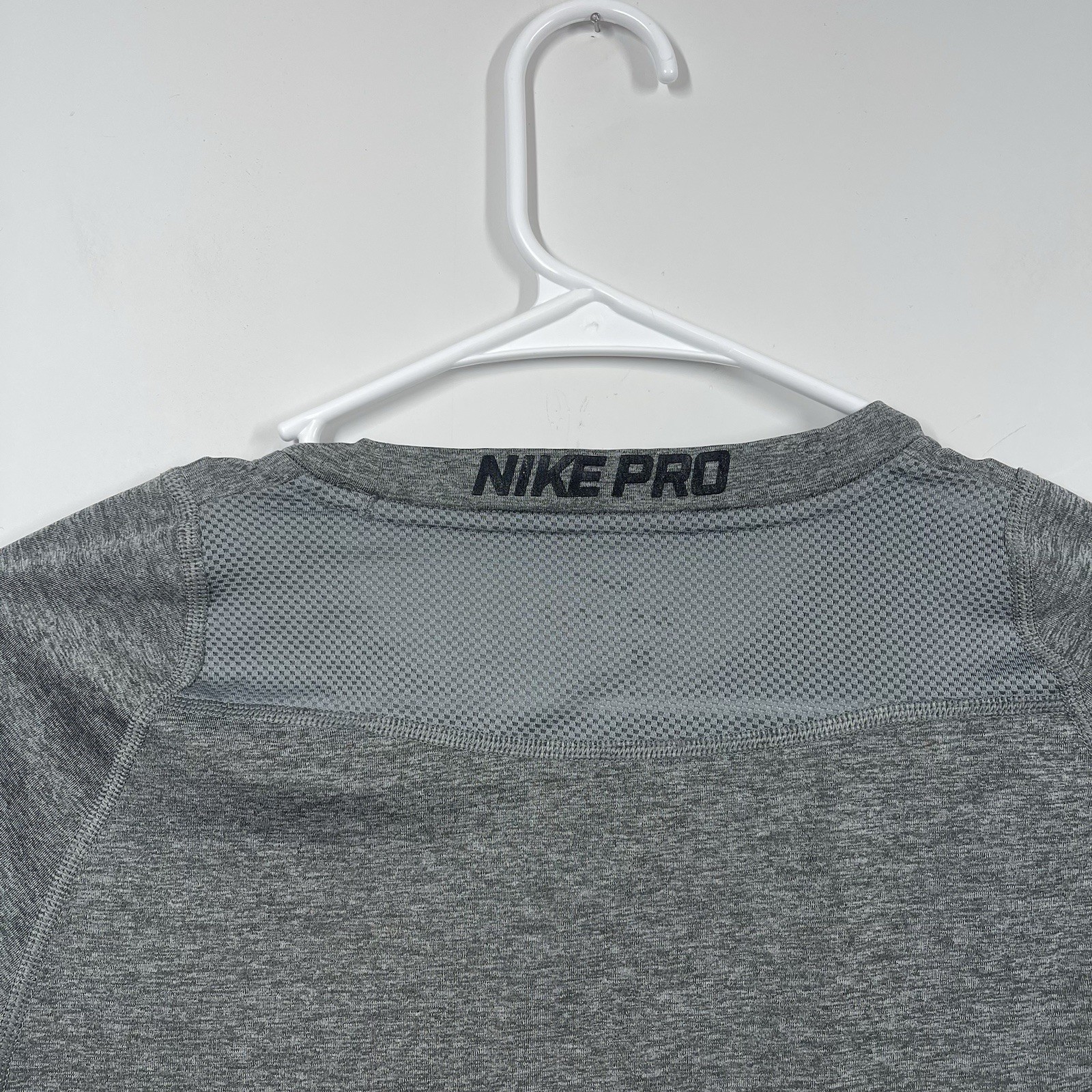 Nike Pro T Shirt Mens S Gray Fitted Center Swoosh Dri Fit Training Gym Sports