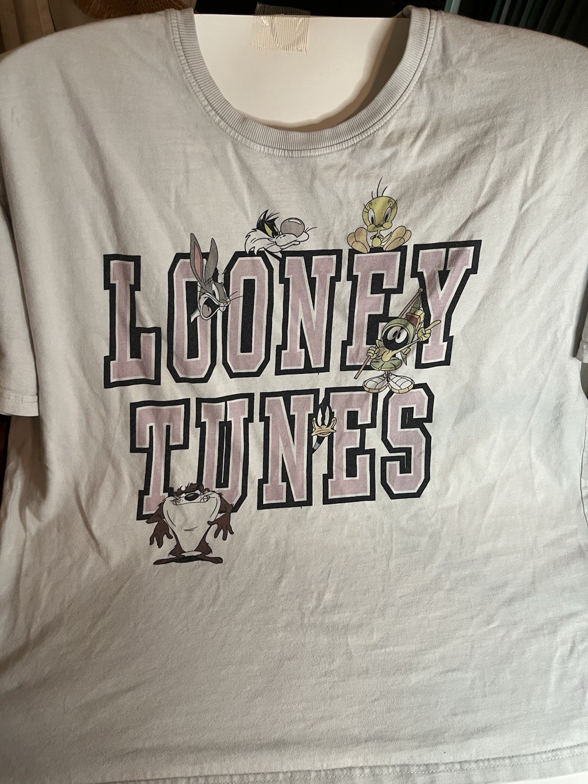 Looney Tunes Men’s White Cotton T-Shirt Bugs Bunny Tweety Daffy Graphic