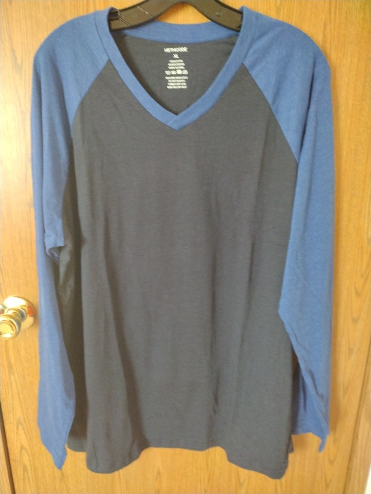 Hethcode New Men’s Blue Athletic Long Sleeve Shirt V Neck Size XL Slim Fit