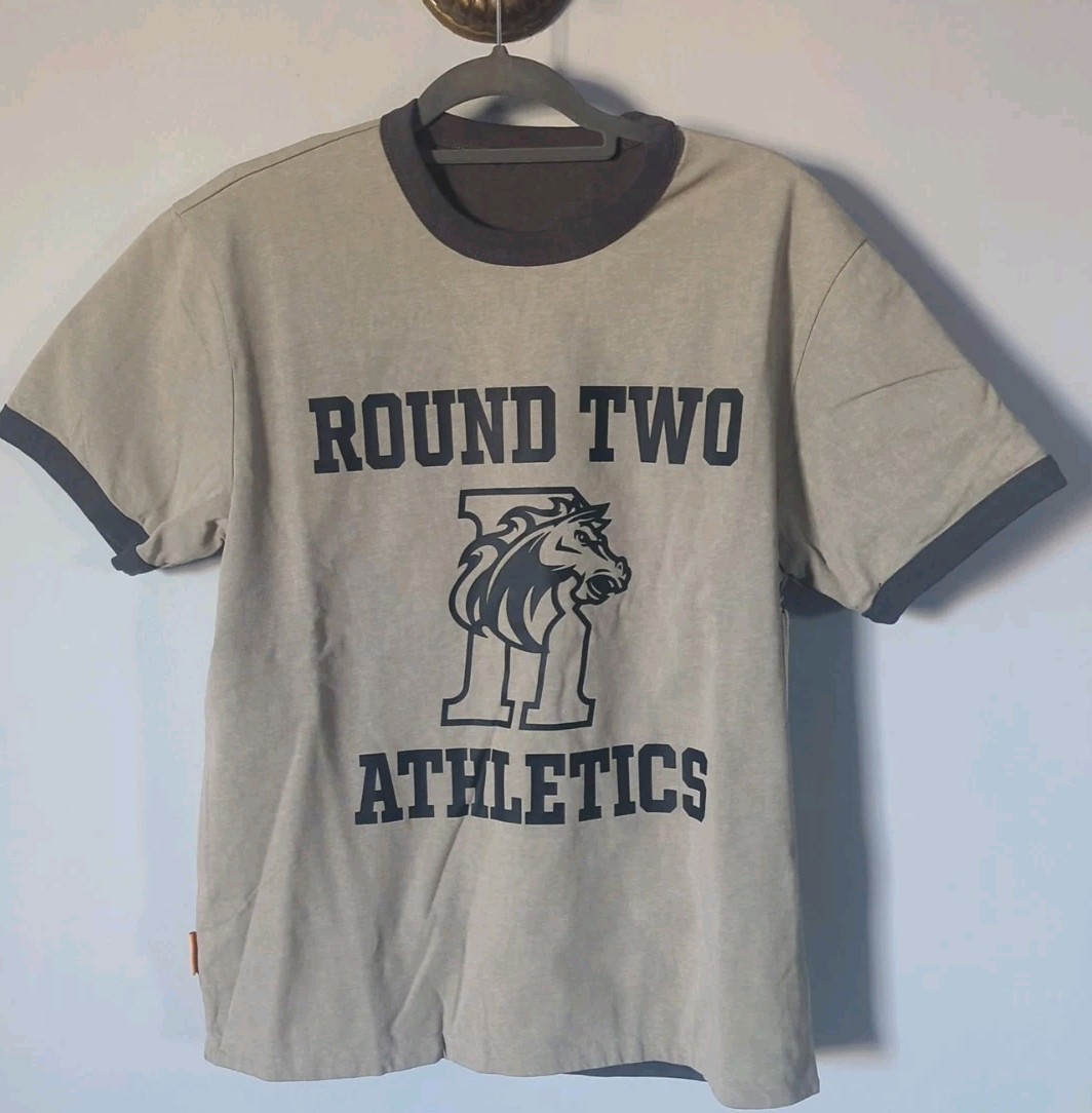 Mens Medium Round Two Black Lion Reversible 100% Cotton T-shirt. MSRP $105.00