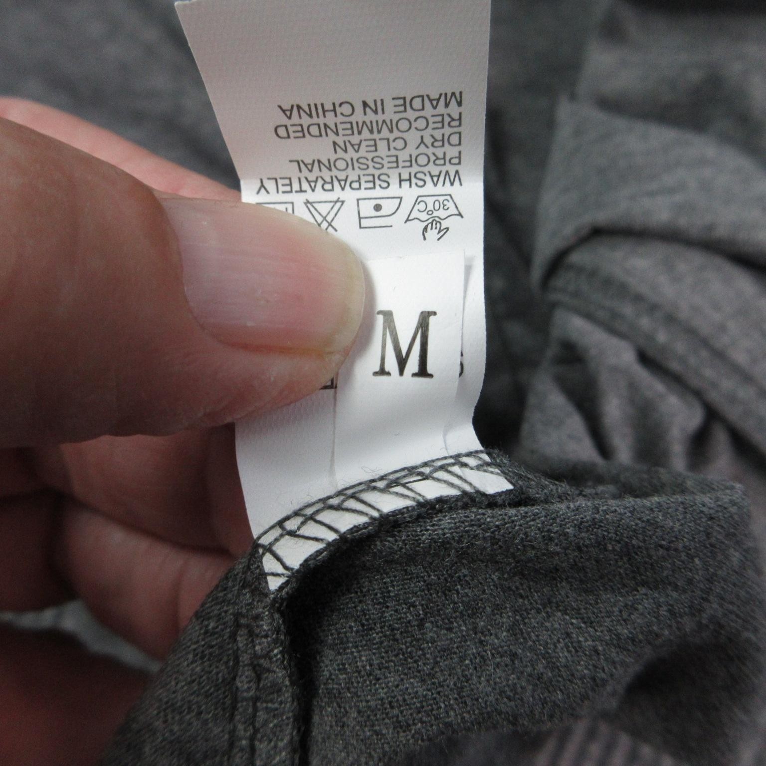 Gray V-Neck Shirt Mens M Polyester Spandex Short Sleeve Relaxed Lightweight NWOT