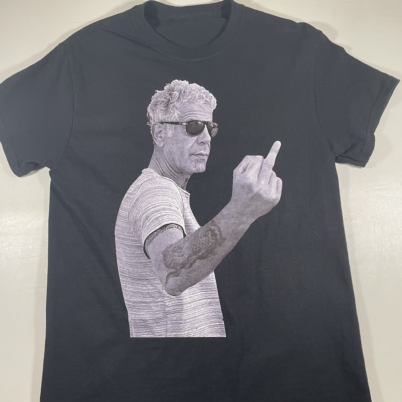 Anthony Bourdain T Shirt Fits S Graphic Print Middle Finger Chef TV Preowned