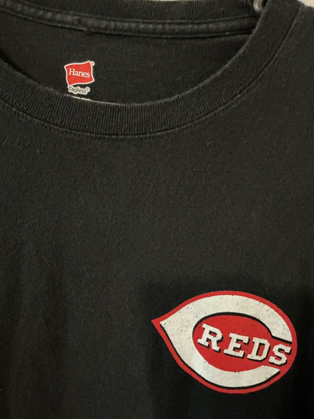 Cincinnati Reds t-shirt, size XL, US flag with baseballs, black