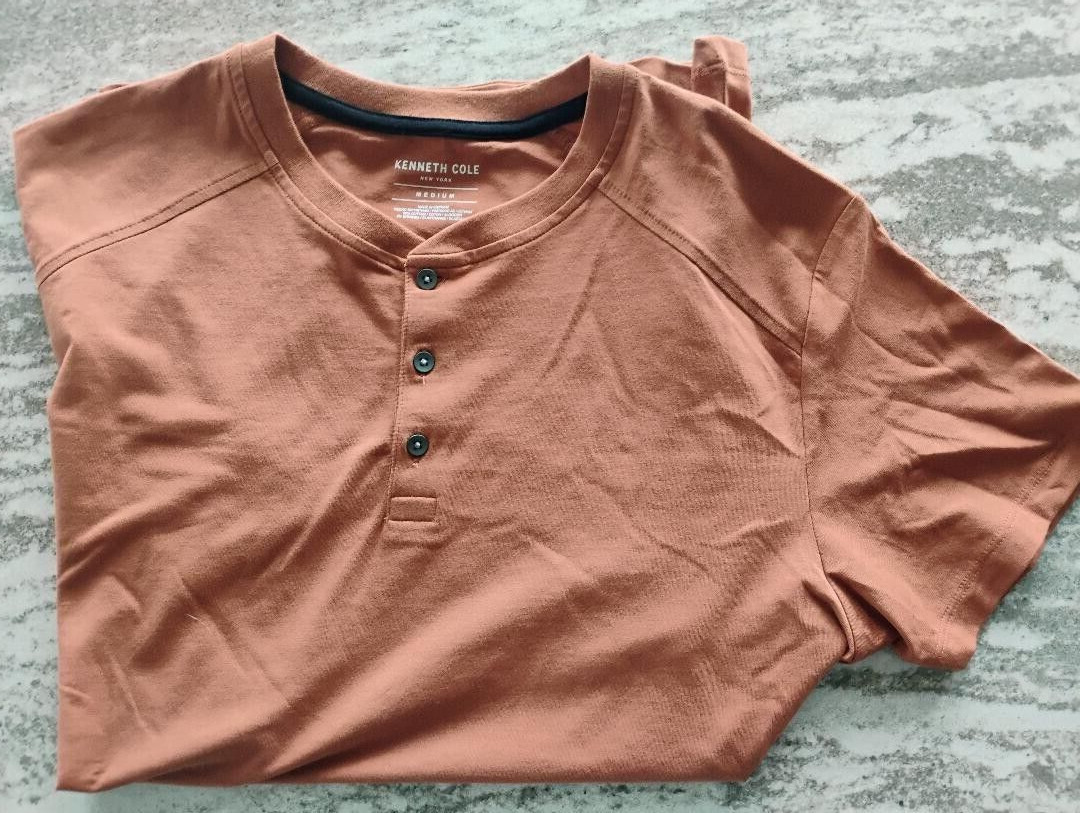 Kenneth Cole Techni-cole Active Short Sleeve Henley TShirt Medium MINT FREE SHIP
