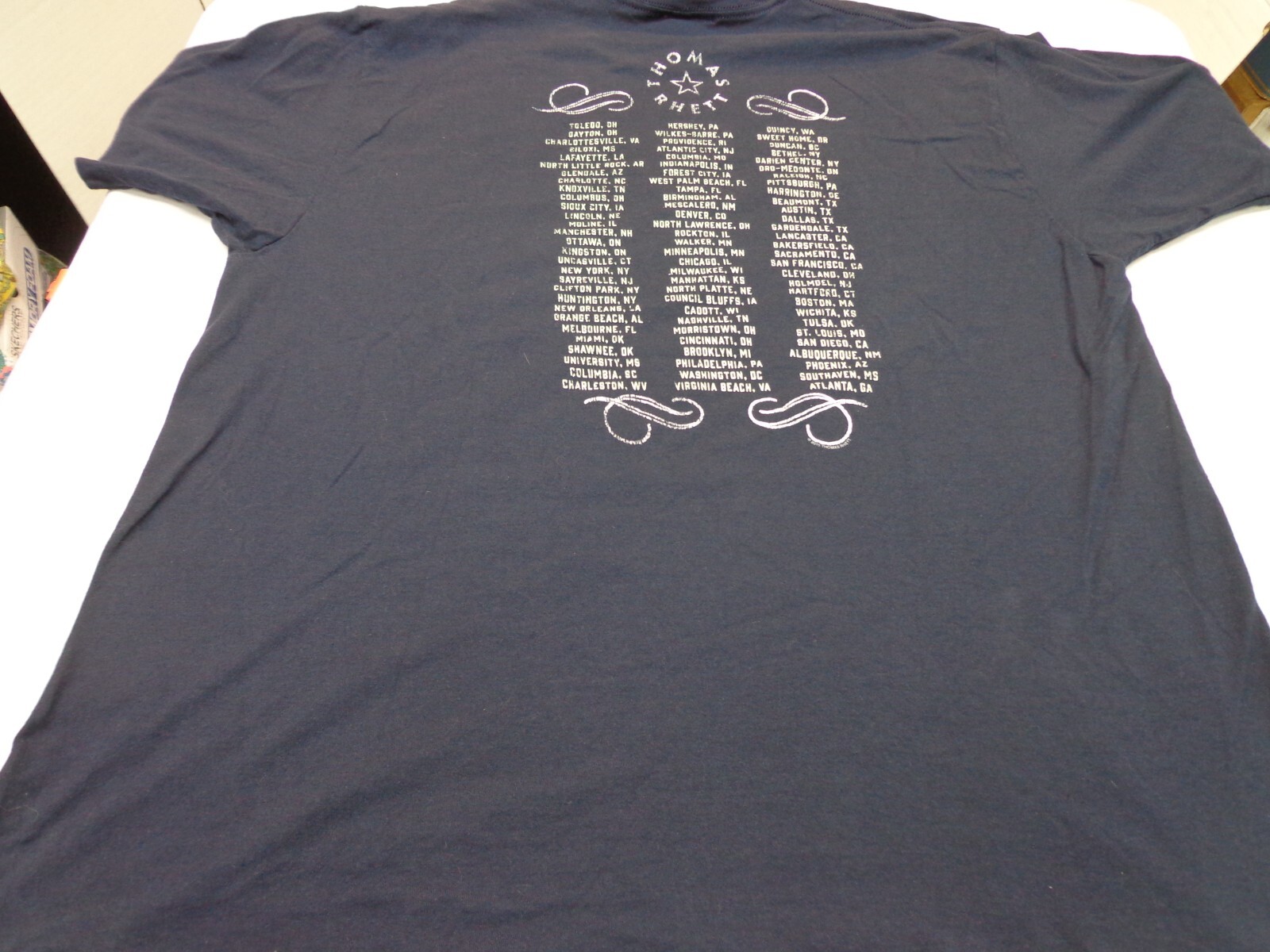 Thomas Rhett Chillin Grillin Willin To Get Funky Concert Tour T- Shirt 2XL