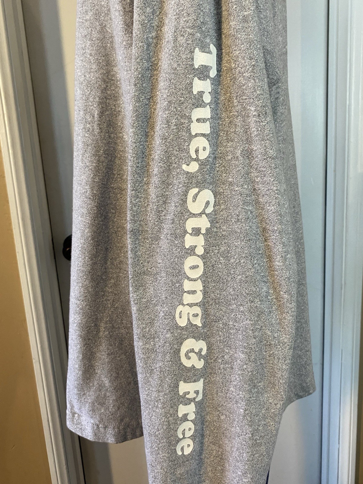 Roots Canada True Strong Free Long Sleeve Shirt Adult Large Gray XL