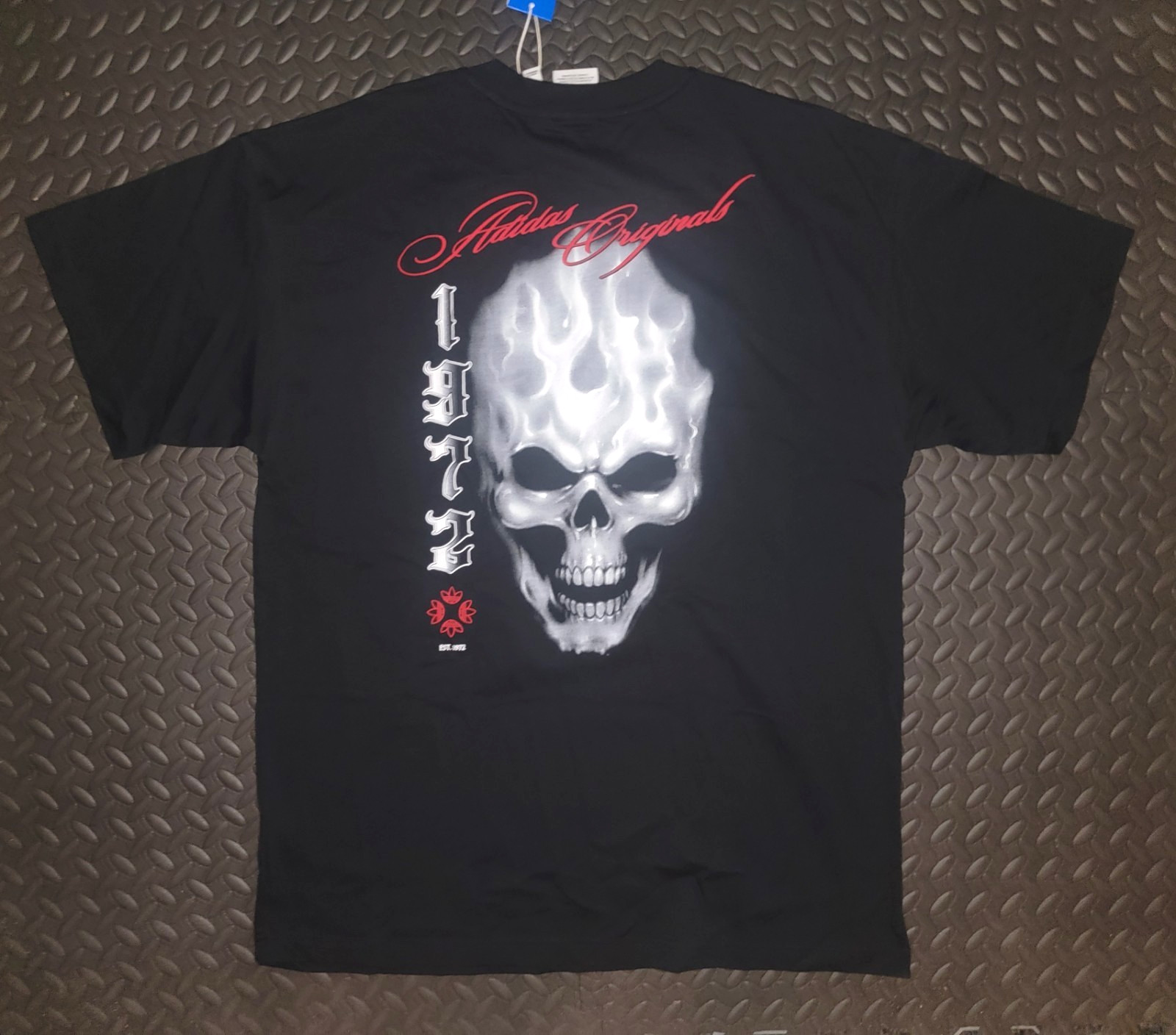 RARE! NEW MENS ADIDAS ORIGINALS SKULL GRAPHIC TREFOIL SHIRT ~SIZE LARGE #KR8877