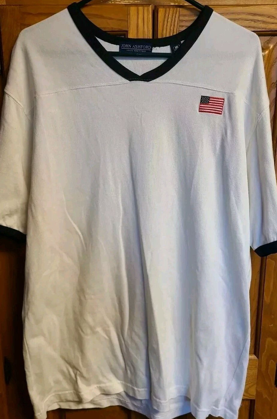 JOHN ASHFORD T Shirt V Neck Men’s Size M American Flag Short Sleeve 100% Cotton