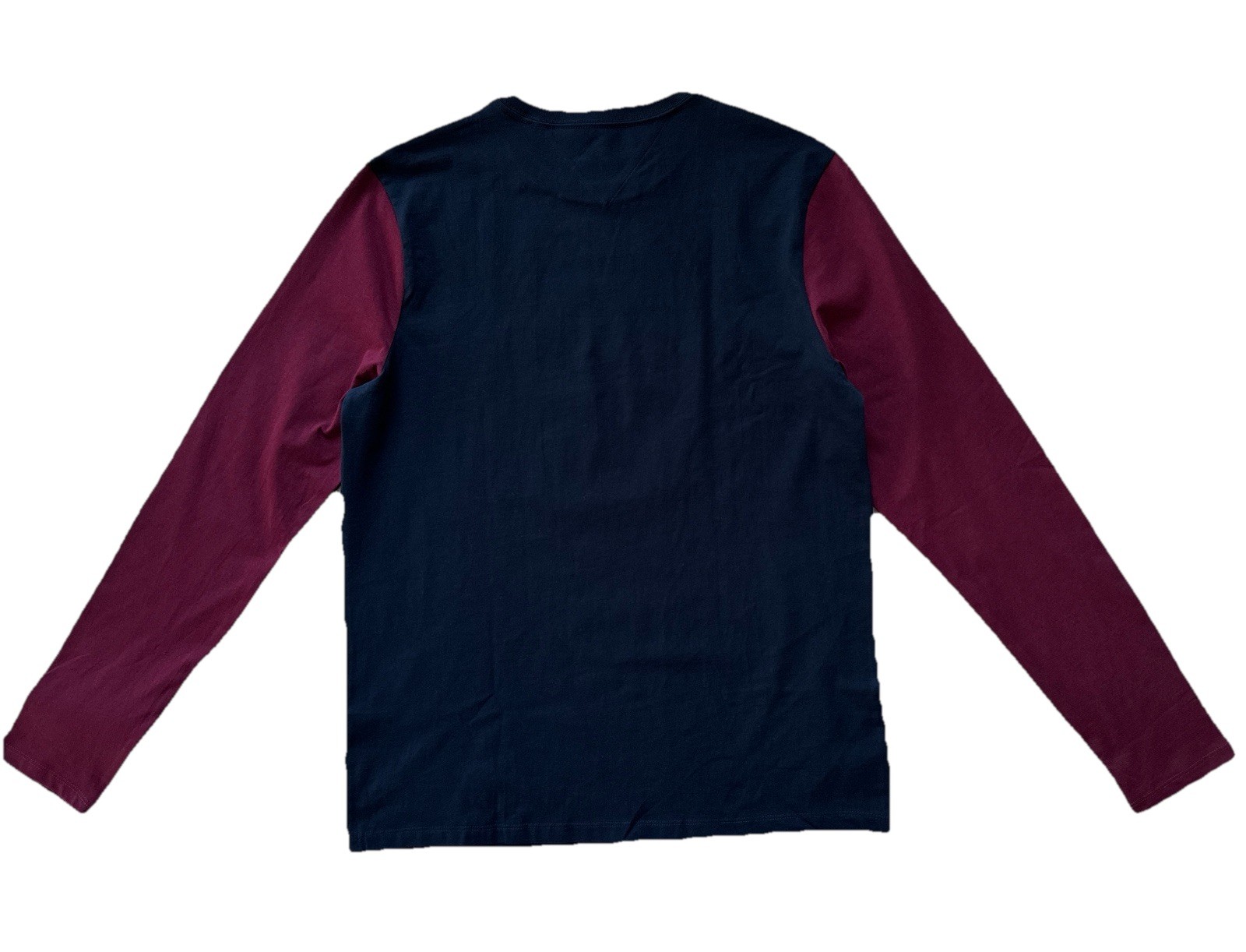 Tommy Hilfiger Men’s Regular Fit Logo Long Sleeve Tee