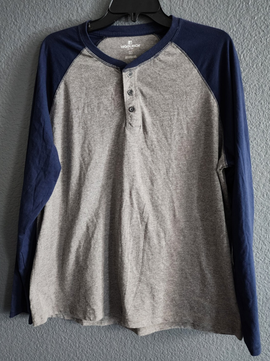 Woolrich Men’s Large Blue Long Sleeve Henley Shirt Cotton Collarless Pullover