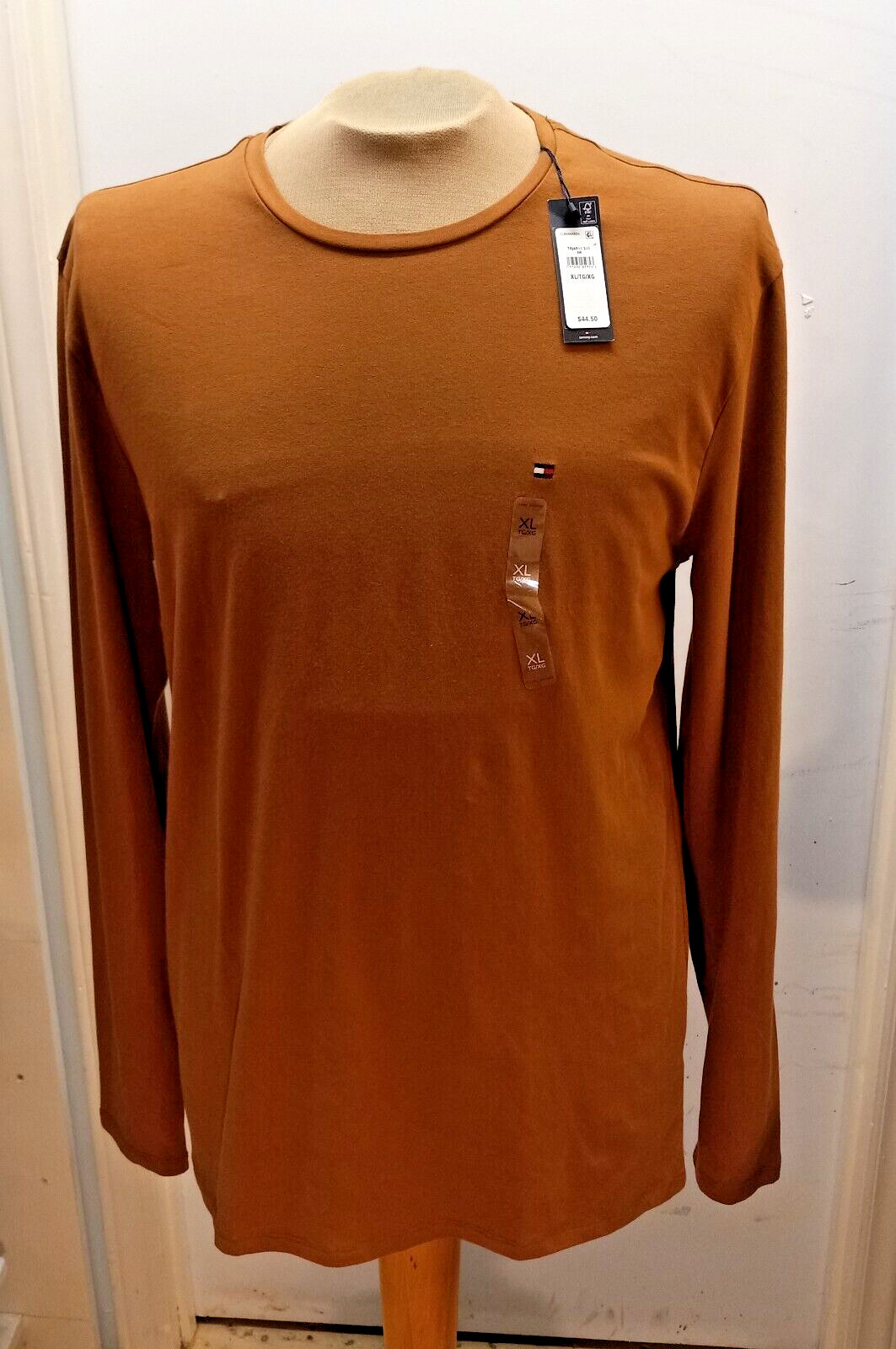 Tommy Hilfiger Men’s Pullover Long Sleeve Shirt XL Slim Fit Brown 95% Cotton NWT