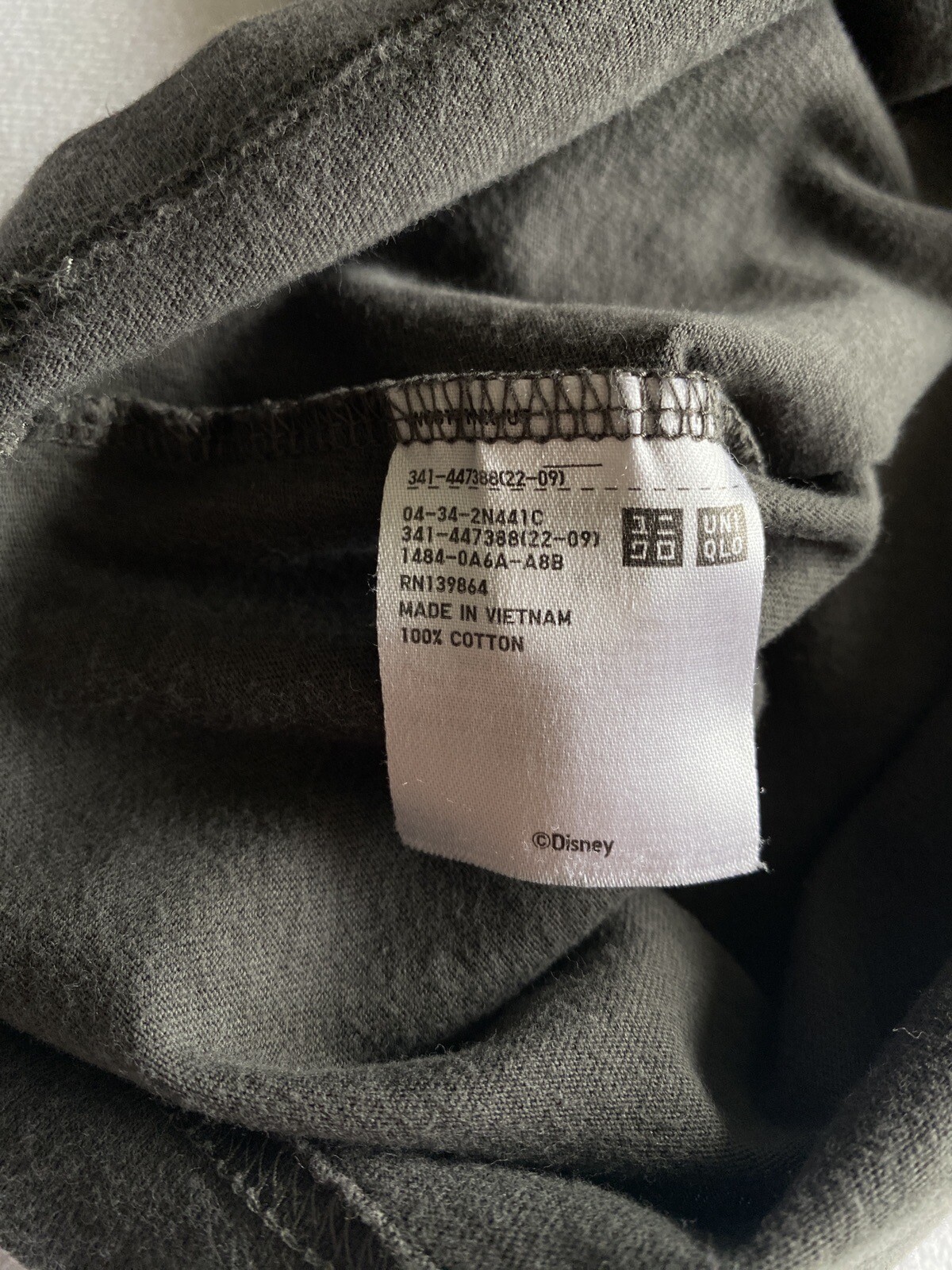 Uniqlo X Steve Harrington Mickey & Friends UT – USED Medium 08 Dark Gray