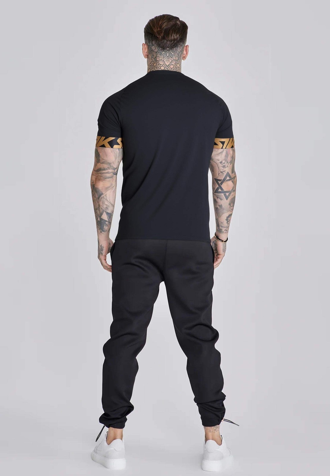 SikSilk Men’s Short Sleeved Muscle Fit Crew Neck Dynamic T-Shirt Tee Black