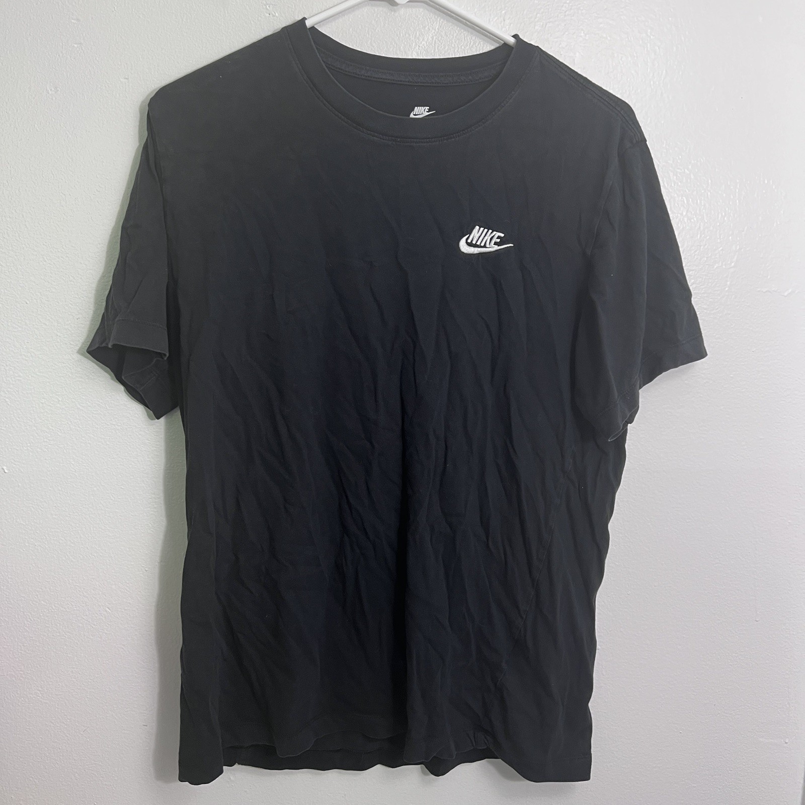 Nike Sportswear Club T Shirt Men M Black Cotton Embroidered Logo Classic Fit
