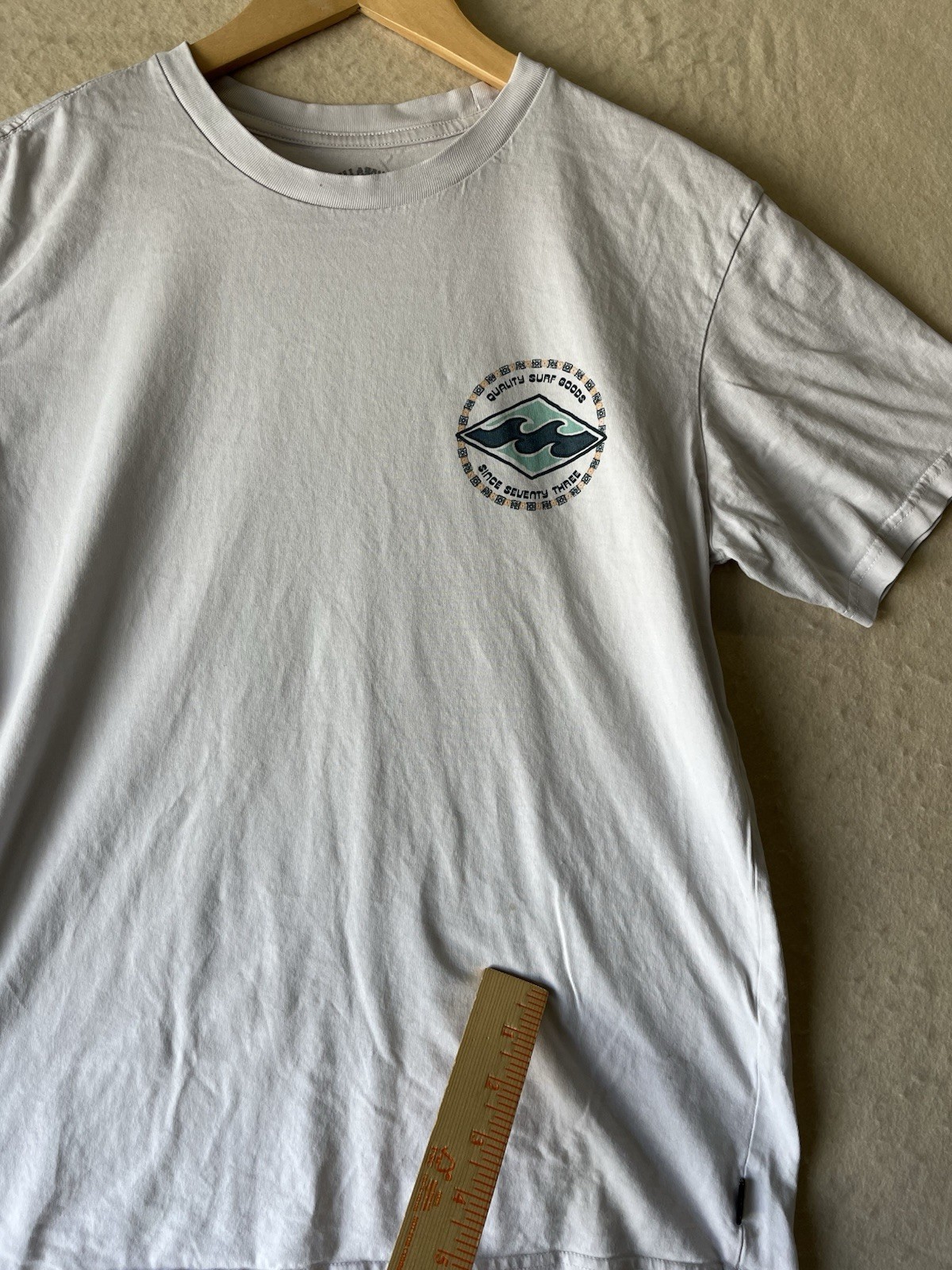 Billabong T Shirt Mens Medium White Wave Logo Quality Surf Beach See All pics