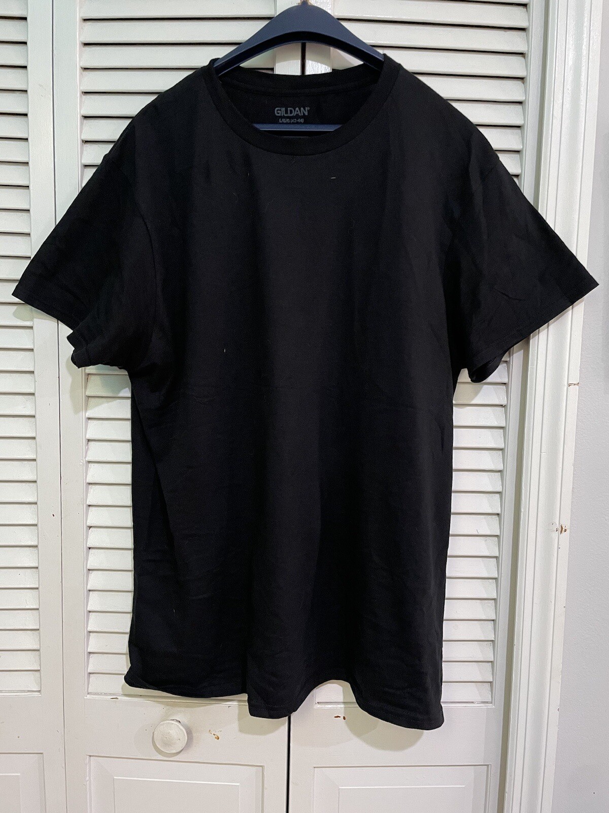 Mens Sz Medium Cotton Crew Neck T-Shirt Black Gildan A65