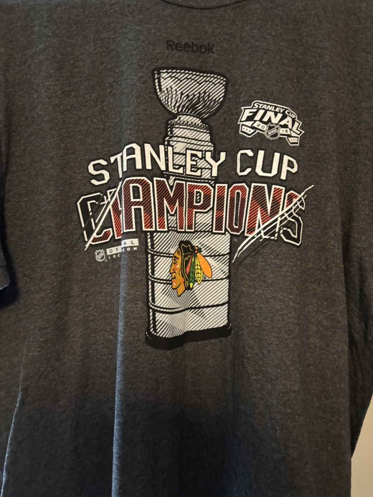 Reebok Chicago Blackhawks NHL Stanley Cup Champions 2015 Mens XL Grey T-Shirt