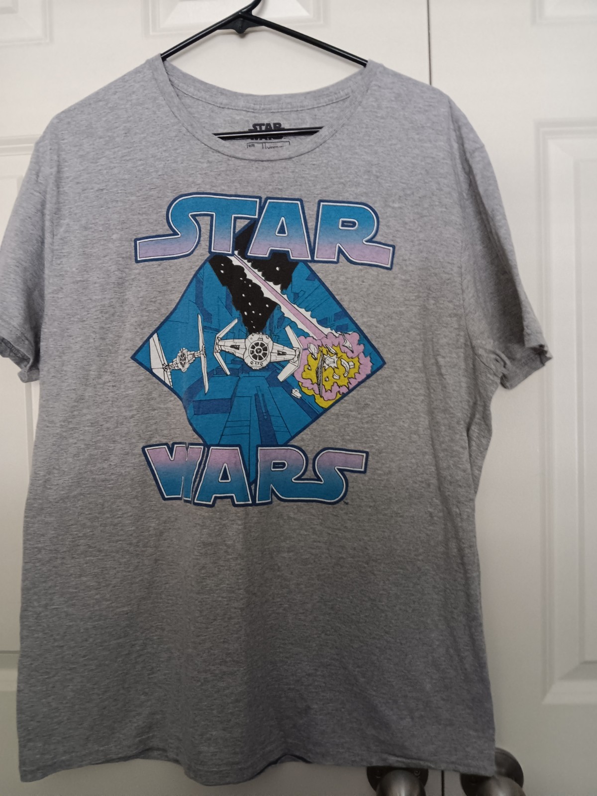 Star Wars Men’s Short Sleeve T-Shirt Crew Neck ~ Size L