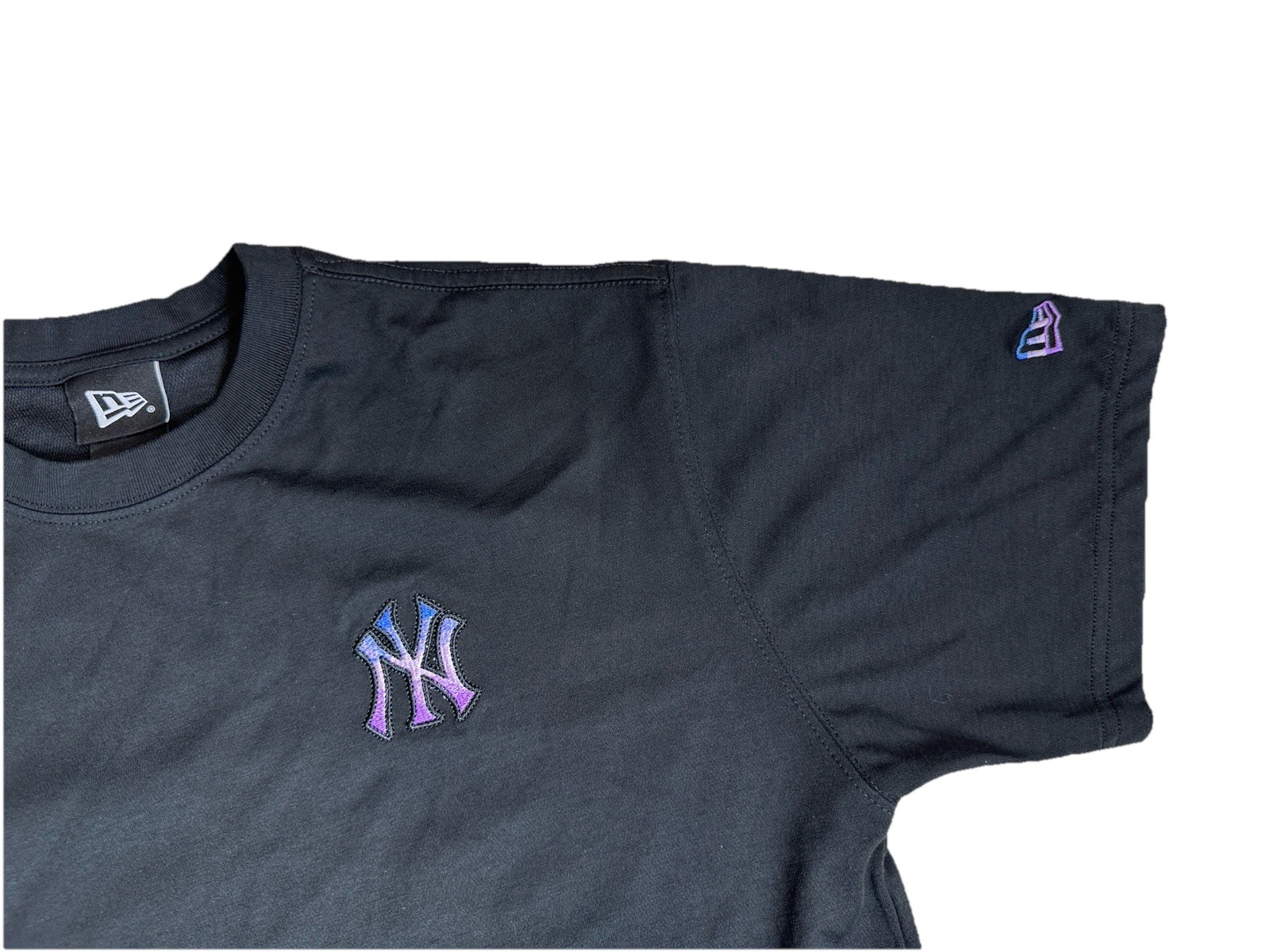 New Era MLB New York Yankees Black Embroidered Graphic T-Shirt Size L Baseball