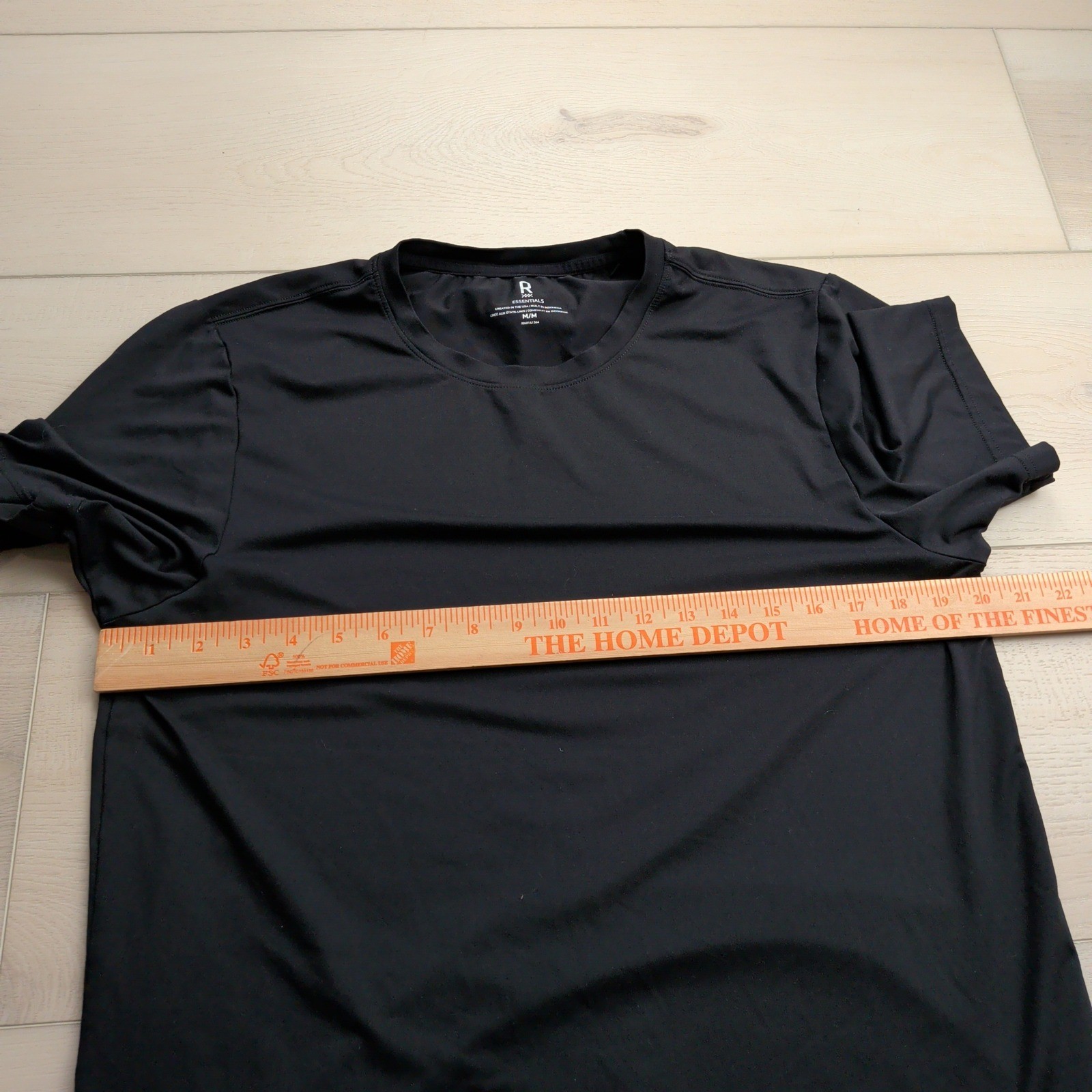 Rhone Essentials Training T-Shirt Mens M Black Short Sleeve Athletic Gym Workout