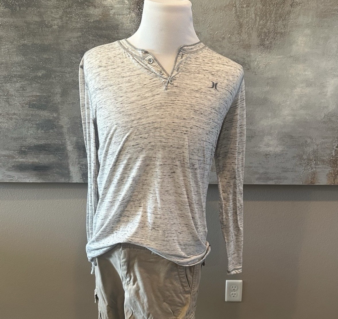 Hurley Men’s L Gray Heather Long Sleeve Henley Knit Tee Button Logo