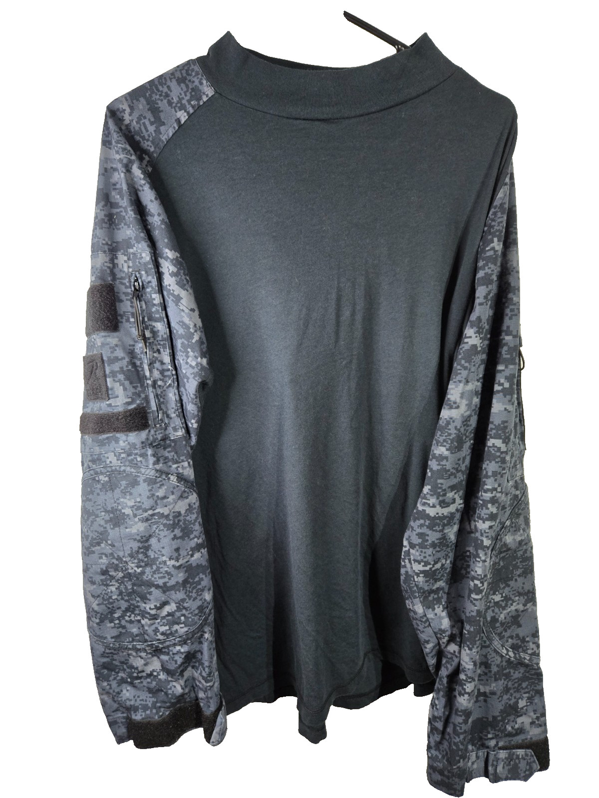 RothCo Long Sleeve Camo Shirt Size XL Black Grey Camouflage Design Acrylic Army