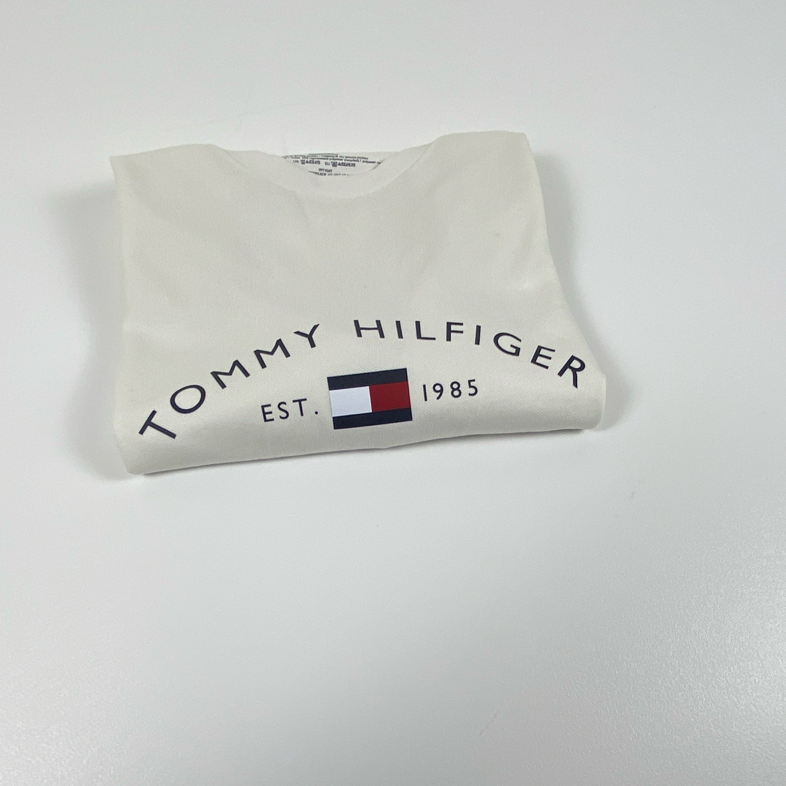 Tommy Hilfiger Men’s Crew Neck Short Sleeve Est. 1985 Flag Logo Tee M Beige