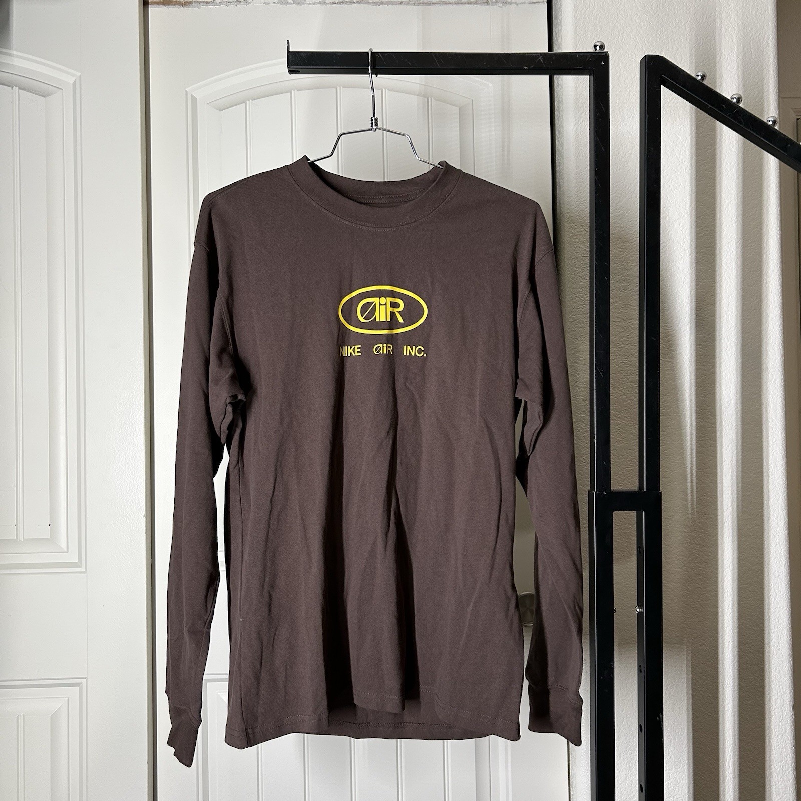 Nike Air Inc Long Sleeve Graphic Tee Brown 100% Cotton Mens Size XS Loose Fit