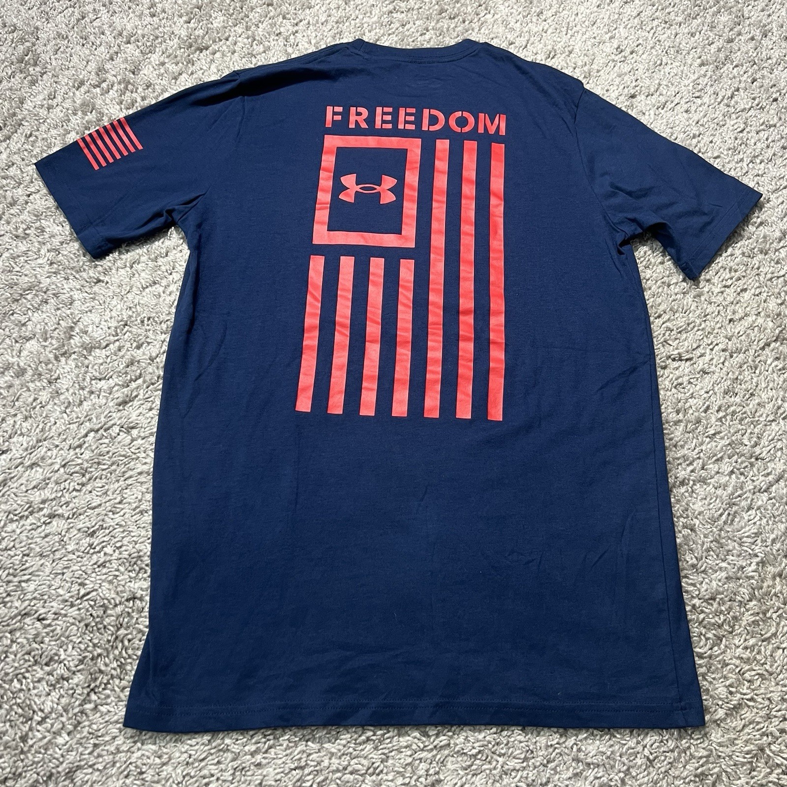 Under Armour Freedom Navy Blue Red T Shirt Soft Stretch Gym Workout USA Flag