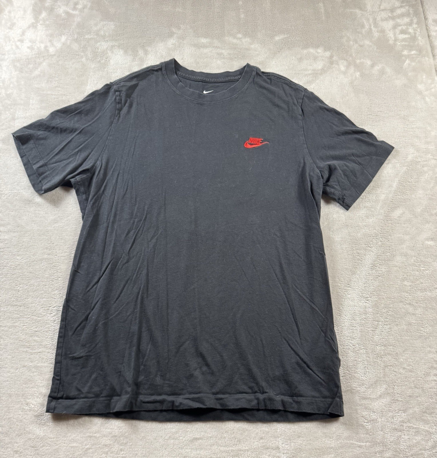 The Nike Tee Men L Black Red Swoosh Breathable Stretchy 100% Cotton Blend Tee