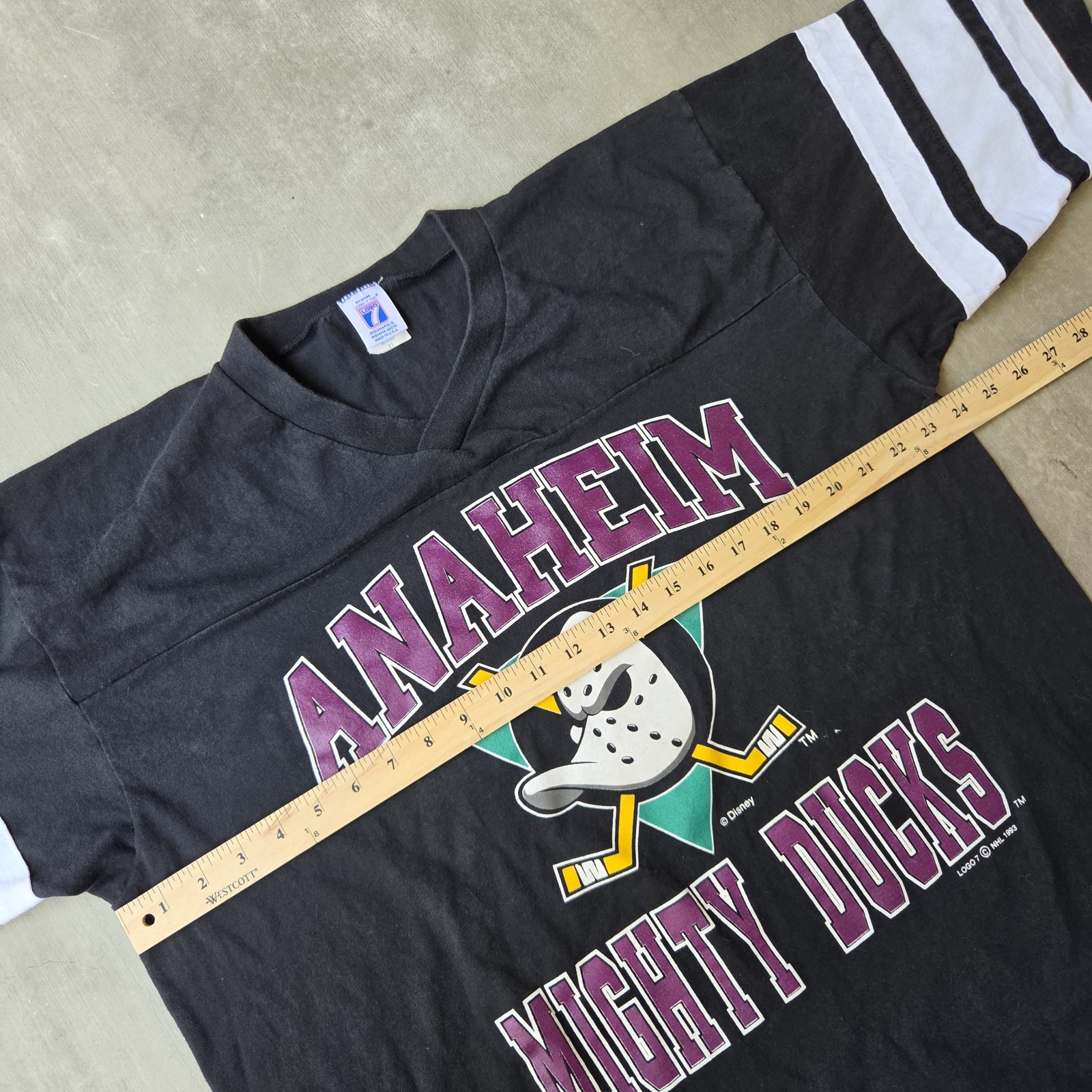 Vintage 90s Logo 7 Anaheim Mighty Ducks Jersey Style Tshirt Size XL Black