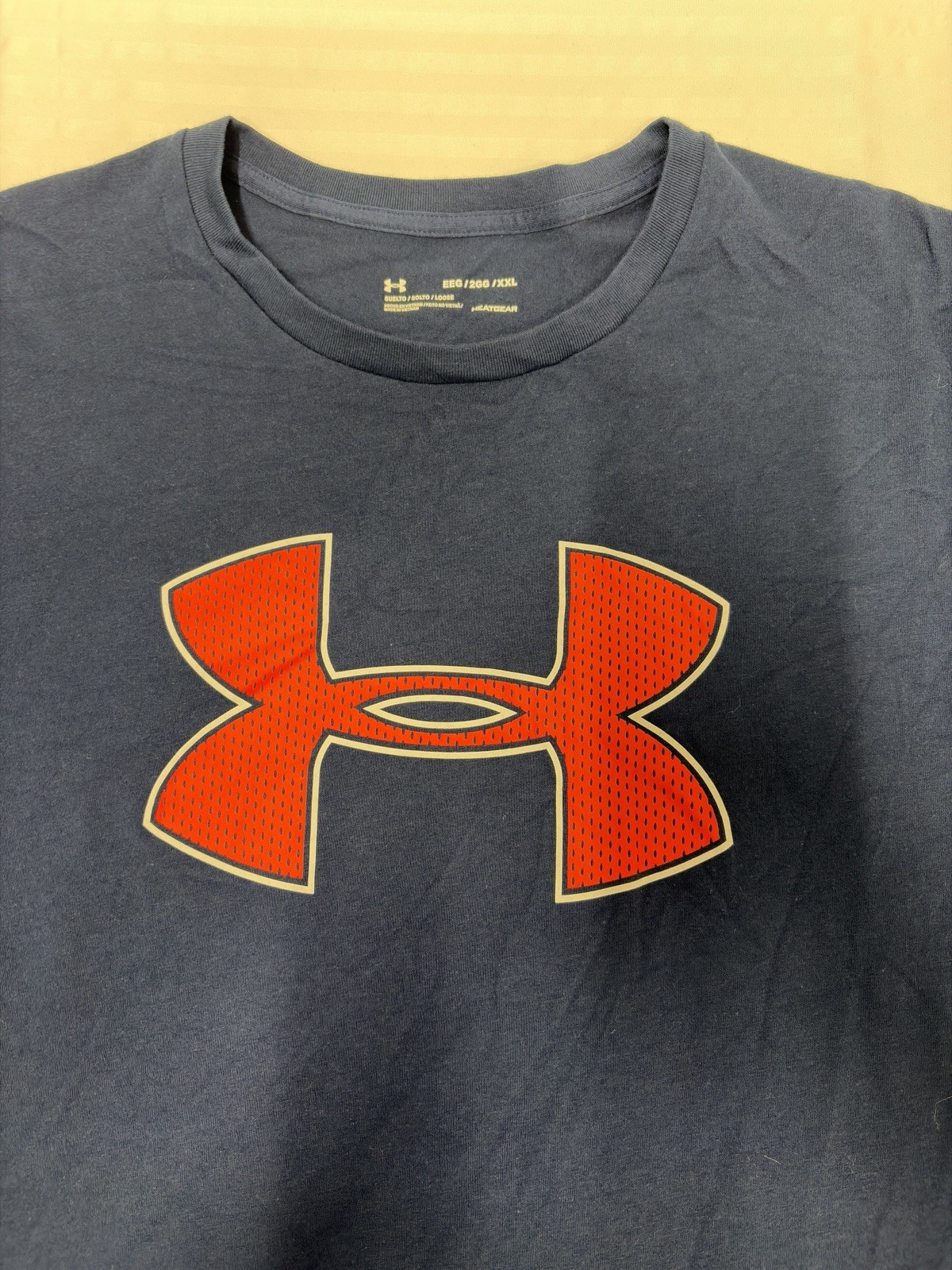 Under Armour Navy Blue Short Sleeve Tshirt With Red Logo Size Men 2XL
