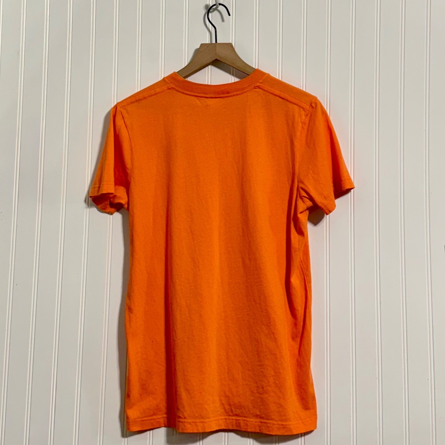 Hollister Orange V-Neck T-Shirt Icon Seagull Logo 100% Cotton Men’s Size Y2K
