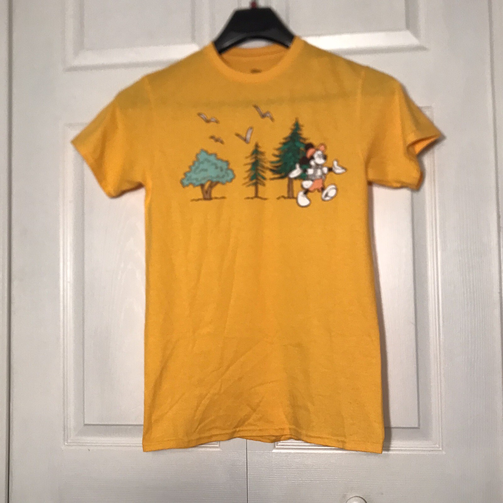 DISNEY Mickey Mouse Forest Hiker Camper Men’s Small Yellow T-Shirt, NWT