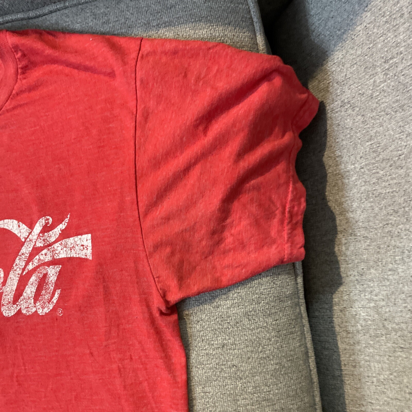 Coca-Cola Coke Distressed Look T-shirt – Small – Poly-Cotton-Rayon Pre-owned