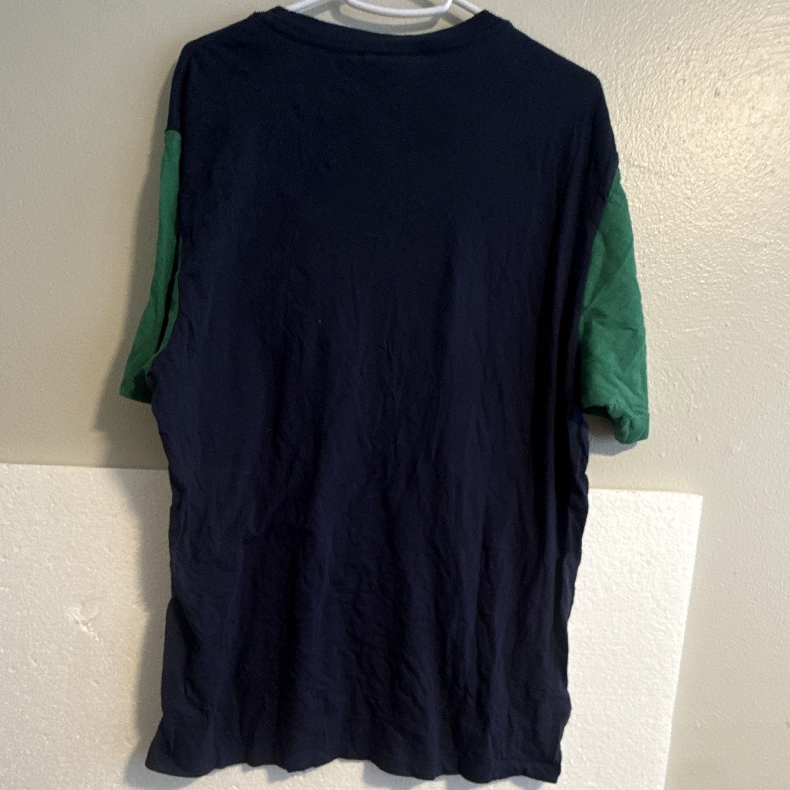 Mitchell & Ness Men’s NBA Navy/Green Colorblock Logo Crew Neck T-Shirt L