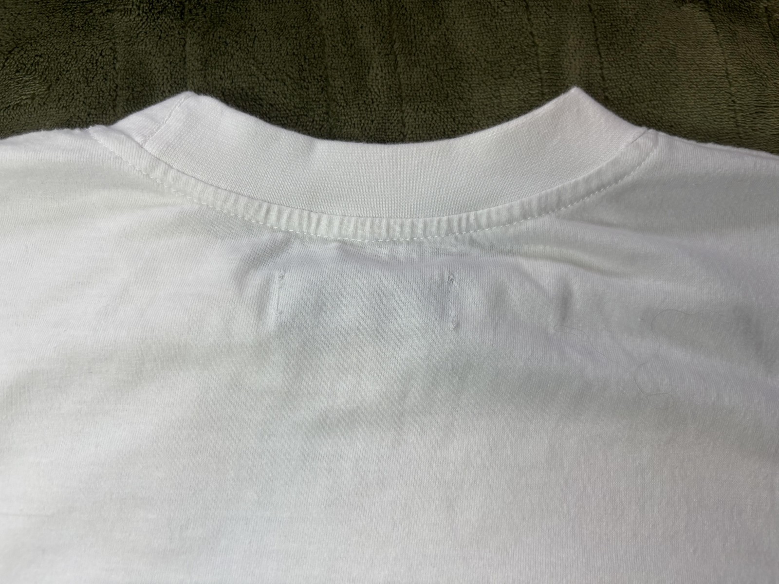 Famiglia E Amici Heart Logo Shirt Mens Small White Love Graphic Tee Valentine