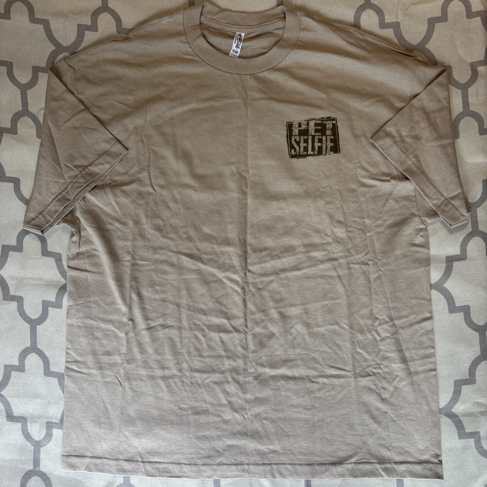 Alstyle Apparel Pet Selfie XXL Mens 100% Cotton Tee Shirt Oatmeal Colored