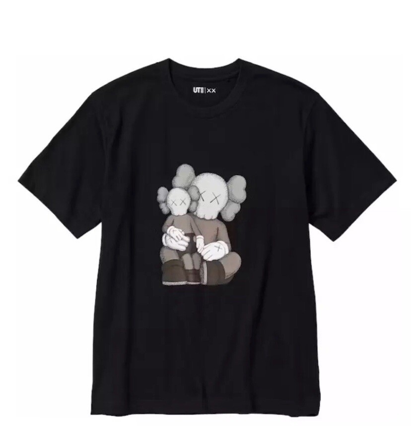 KAWS x Uniqlo T-shirt (Asia Sizing) Black Size S (US Size XS)
