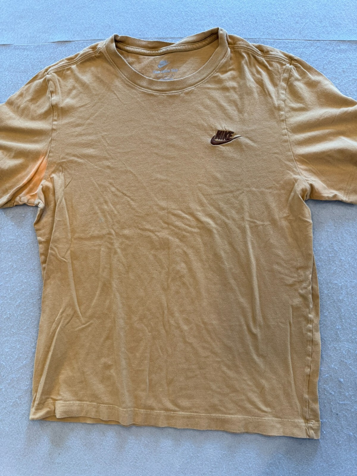 Nike T Shirt Mens Medium Beige Cotton Active Athleisure Gym Running Basic Tee