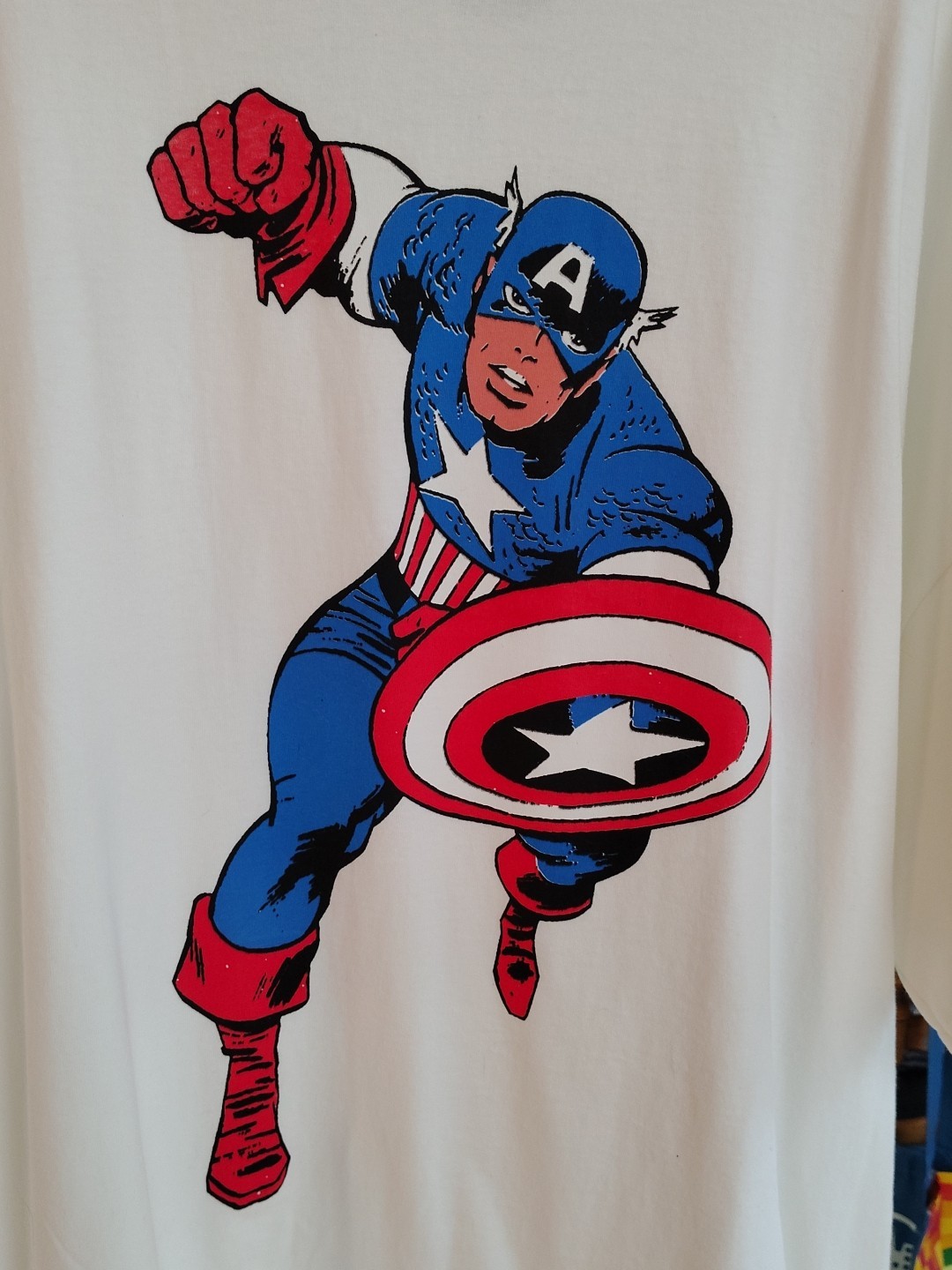 Captain America White T shirt 2XLT New And Never Used Large W/Long Length Marvel