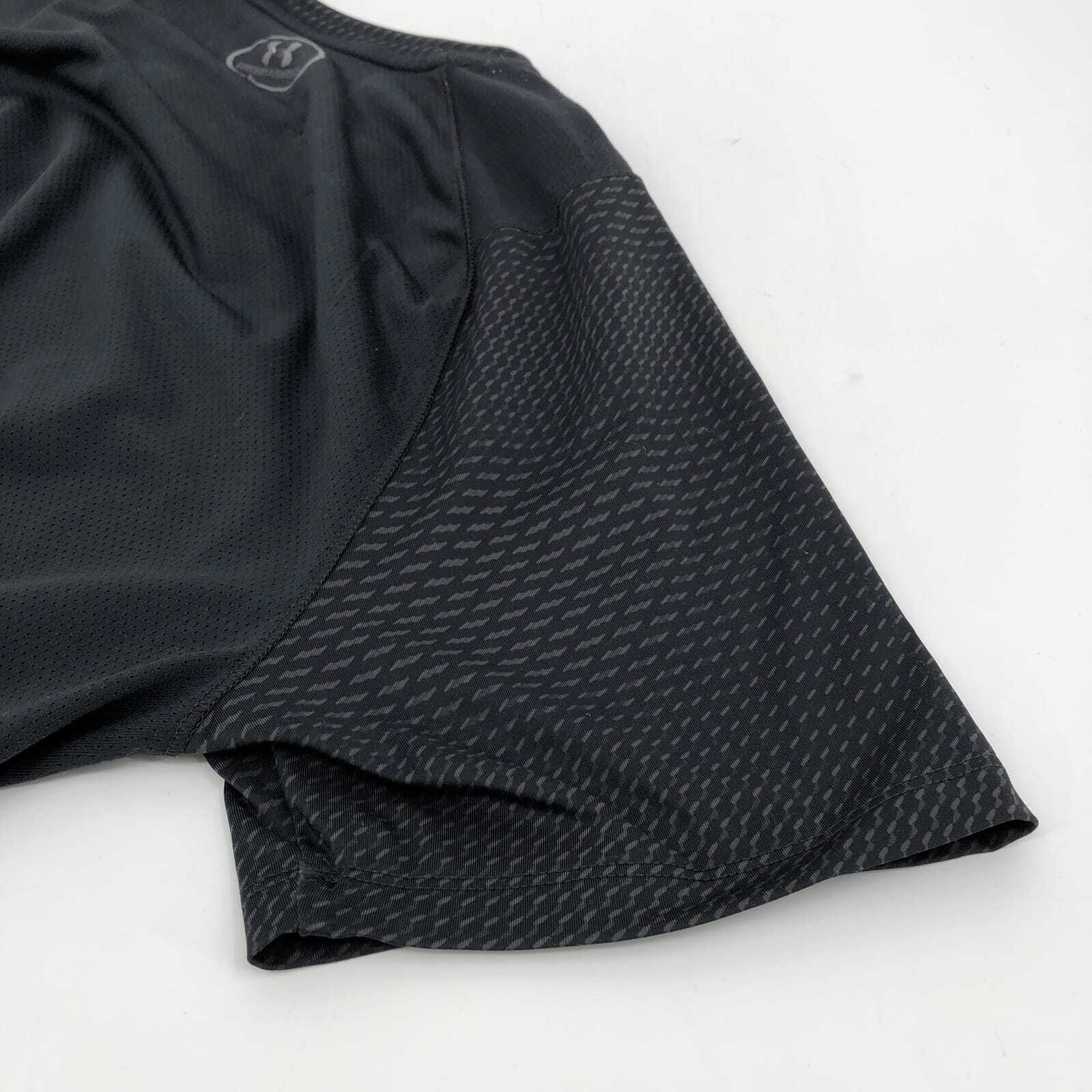 Under Armour Black Classic Sports T-Shirt | Perfect for Any Occasion