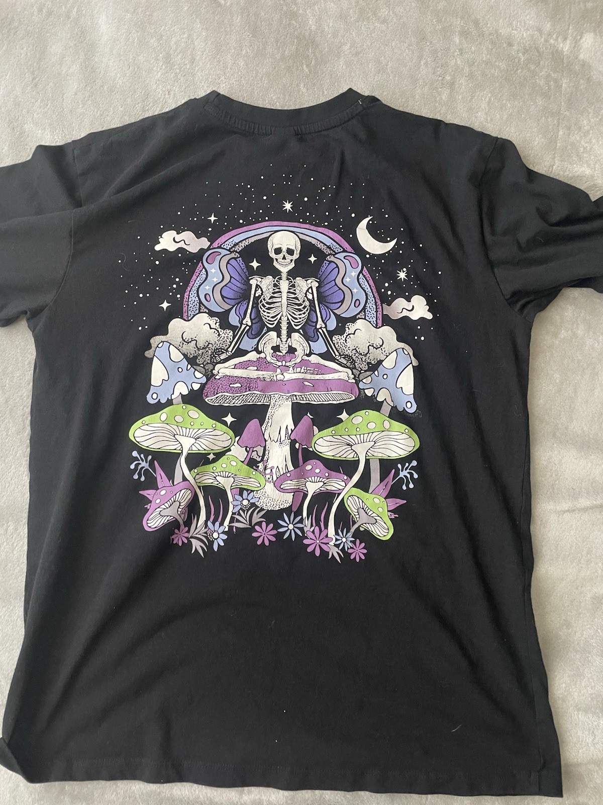 Recycled Threads Medium Sized Men’s Tee Trippy Mushroom Skeleton T-Shirt Black