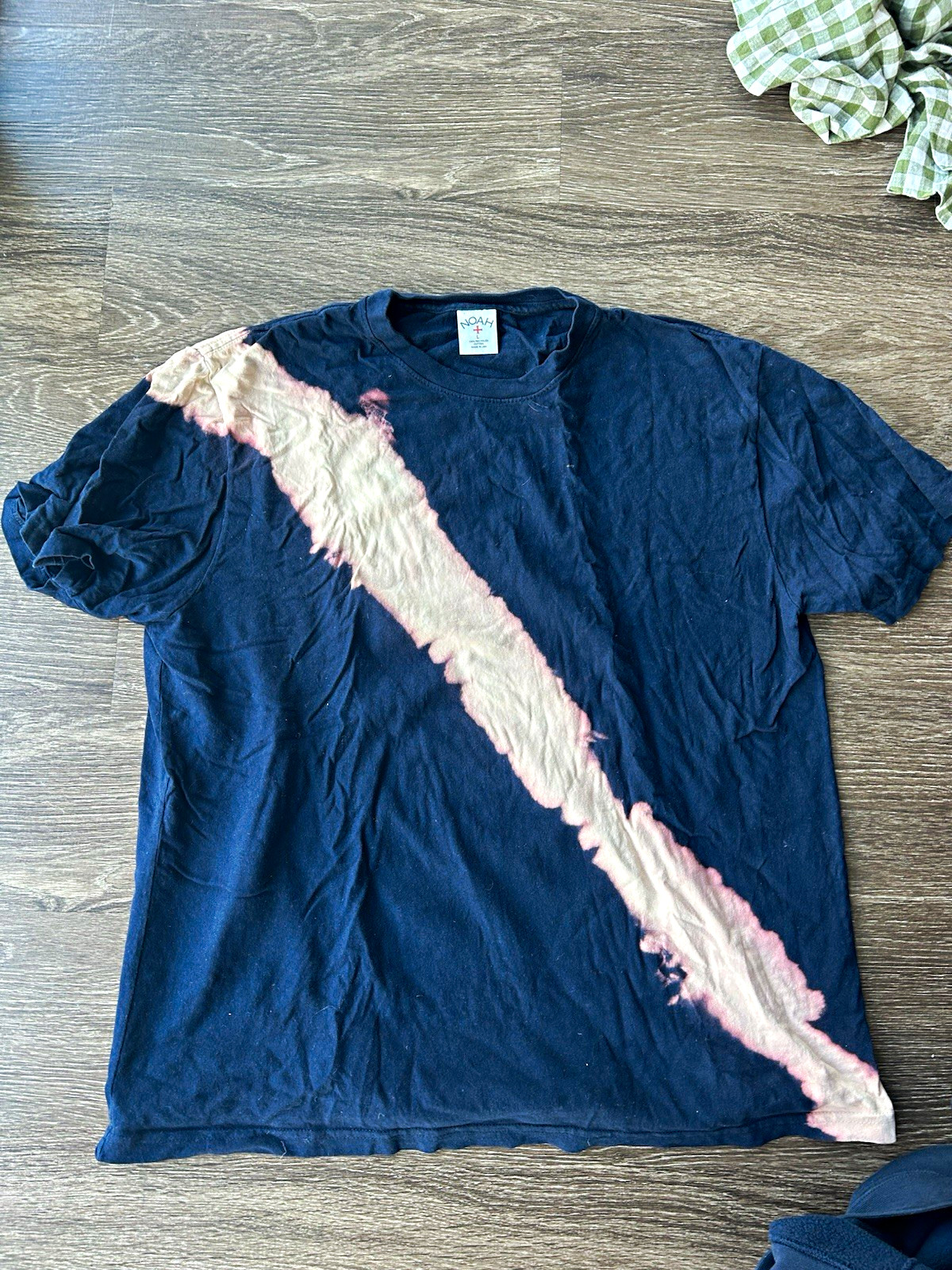 Noah Bleached Stripe T-Shirt Men’s Large Navy Pink Made in USA 100% Recycled