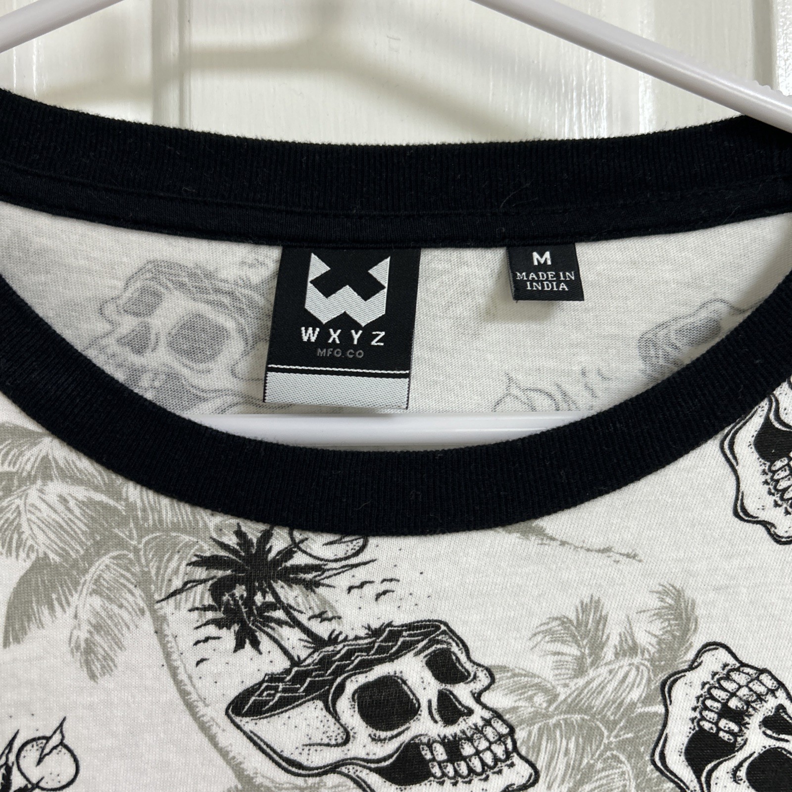 WXYZ Men’s Medium White Skull Palm Tree All Over Print AOP T-Shirt