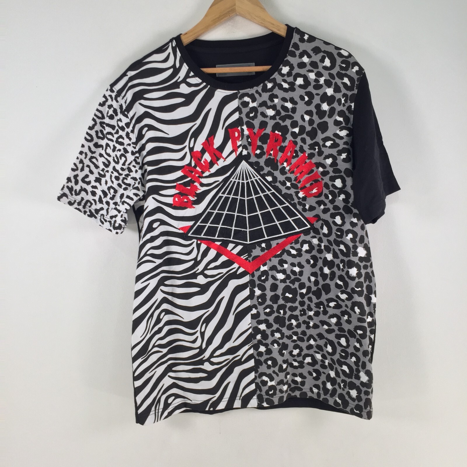 Black pyramid mens t shirt size L animal print short sleeve black white 099798