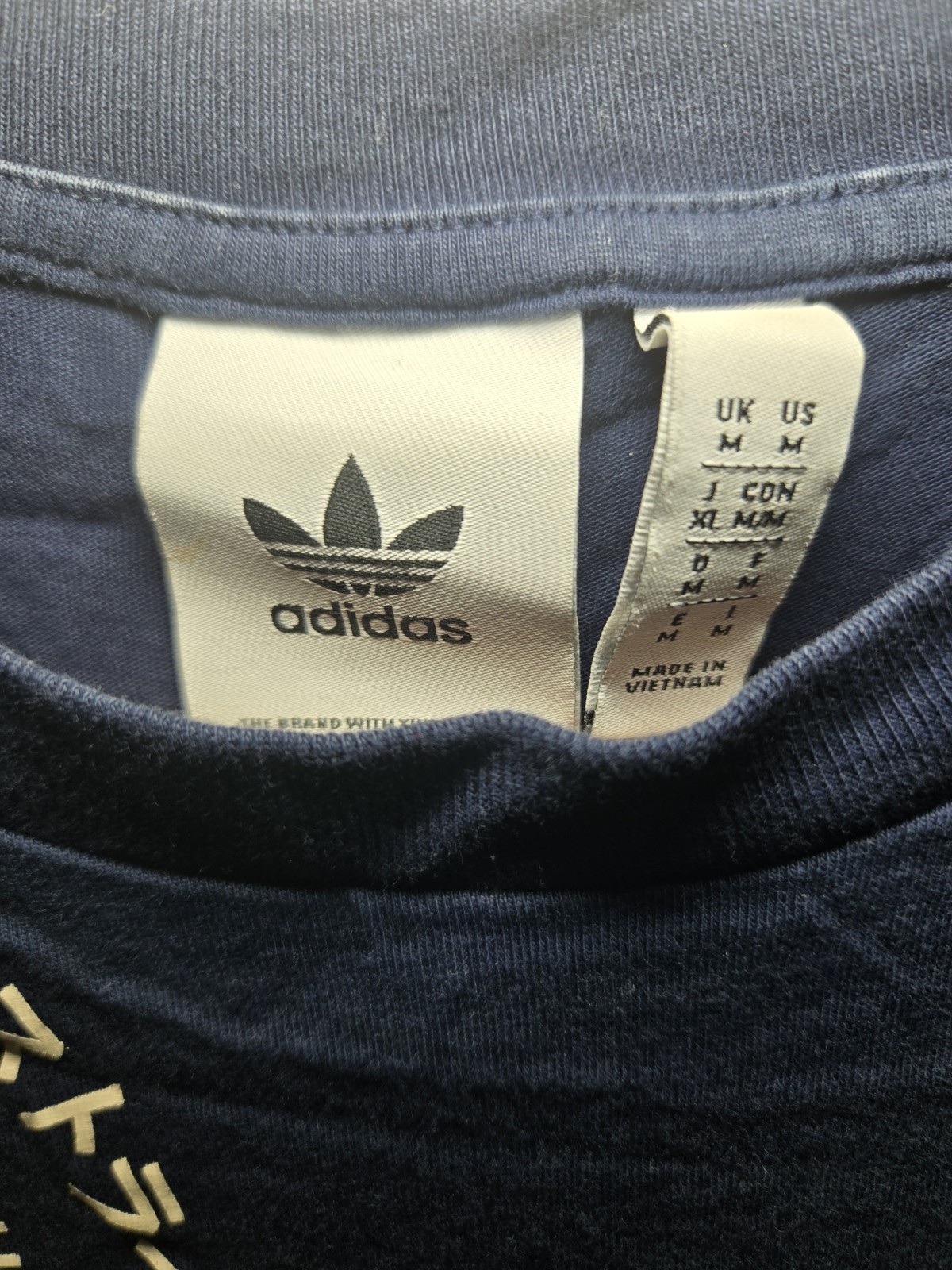 MEN’S ADIDAS ORIGINALS TREFOIL MULTI LOGO TEE SHIRT ~SIZE MEDIUM #IJ5232